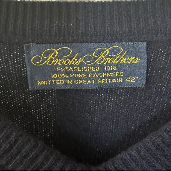 BROOKS BROTHERS 100% CASHMERE Men's Navy V-Neck Sweater 42” chest XL - Picture 2 of 9